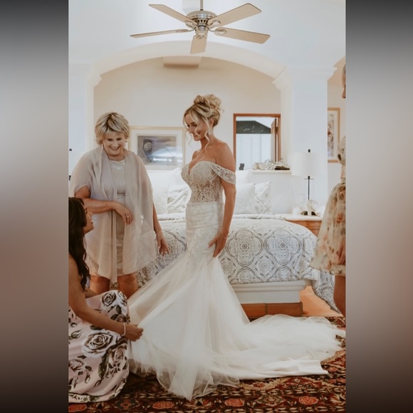 Beloved unconditionally yours Bridal by CASABLANCA - Picture 2 of 11